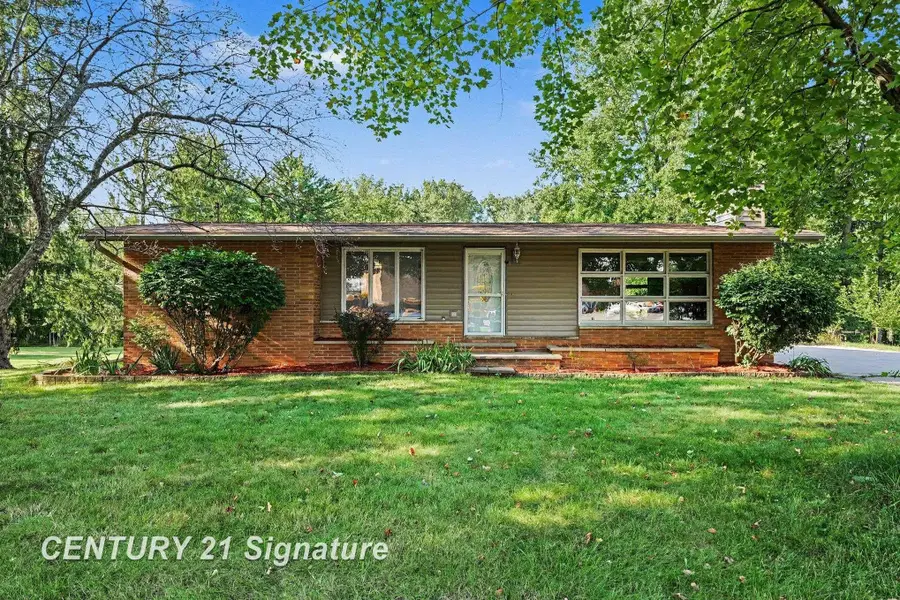 886 W Walnut ST, Saint Charles, MI 48655 - #2