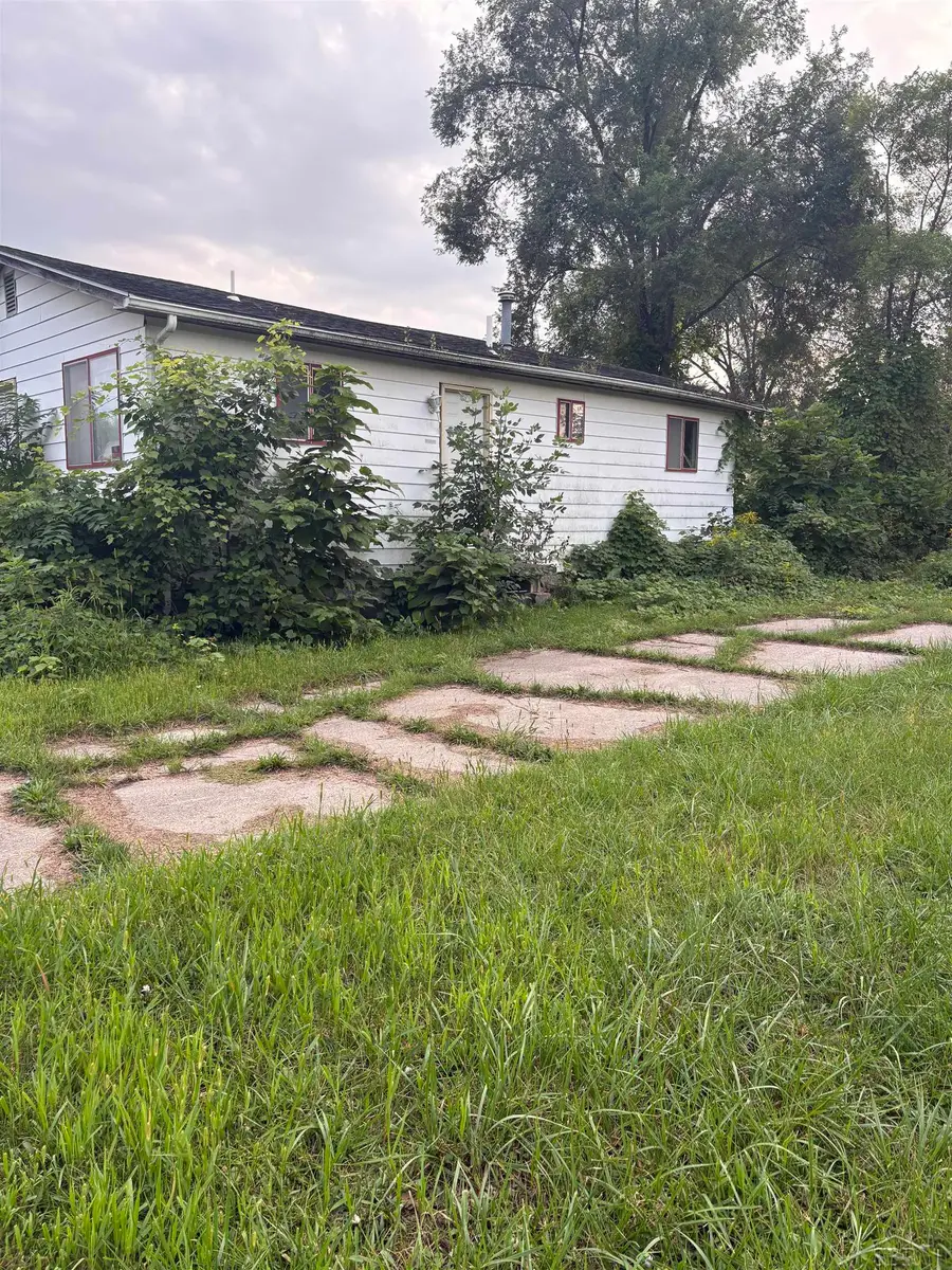 545 S 10th ST, Saginaw, MI 48601 - #2