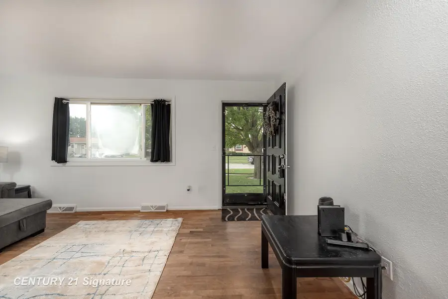 913 Stinson DR, Saginaw, MI 48604 - #3