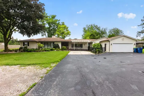 3850 Midland RD, Saginaw, MI 48603