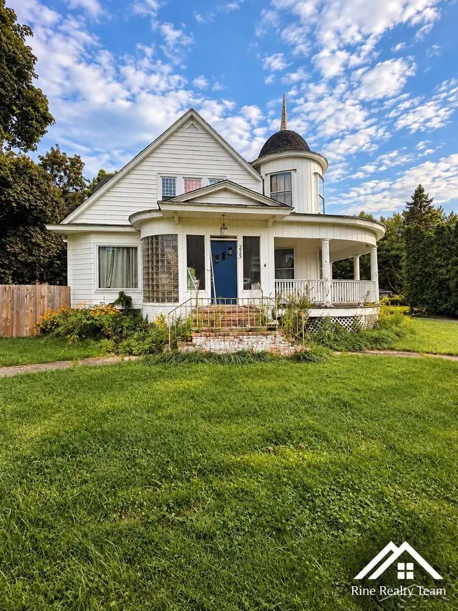 255 Logan ST, Sunfield, MI 48890 - #3