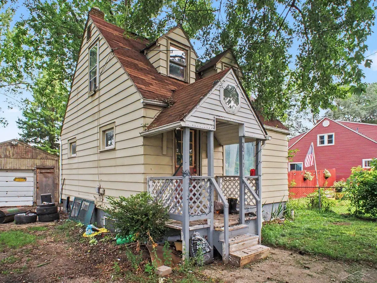 2218 E Judd RD, Burton, MI 48529 - #1