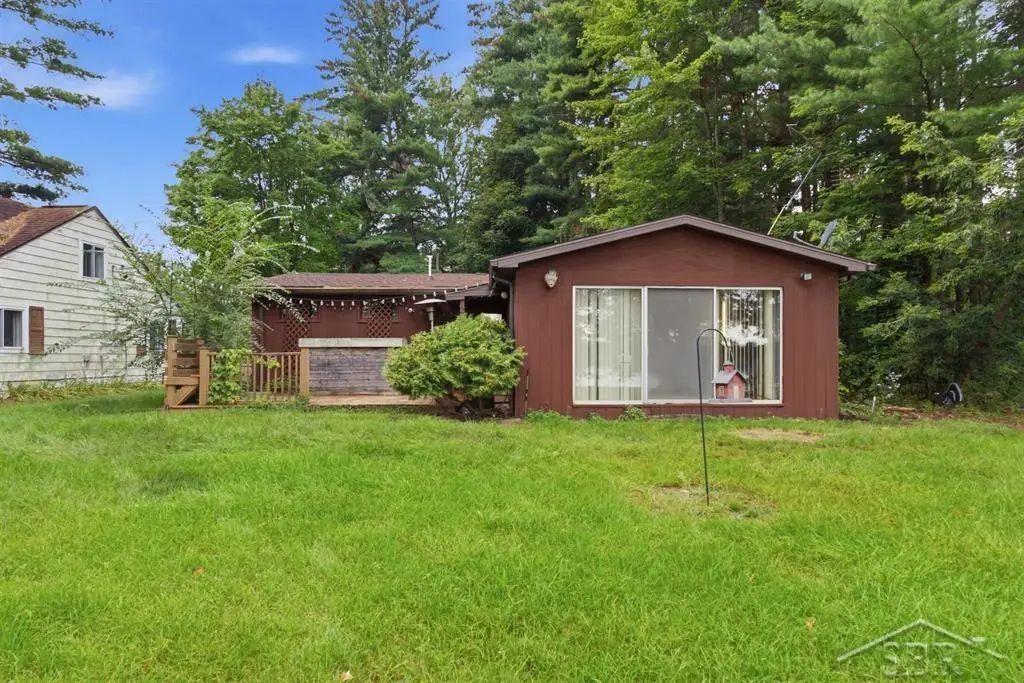 3964 N West River RD, Sanford, MI 48657 - #1