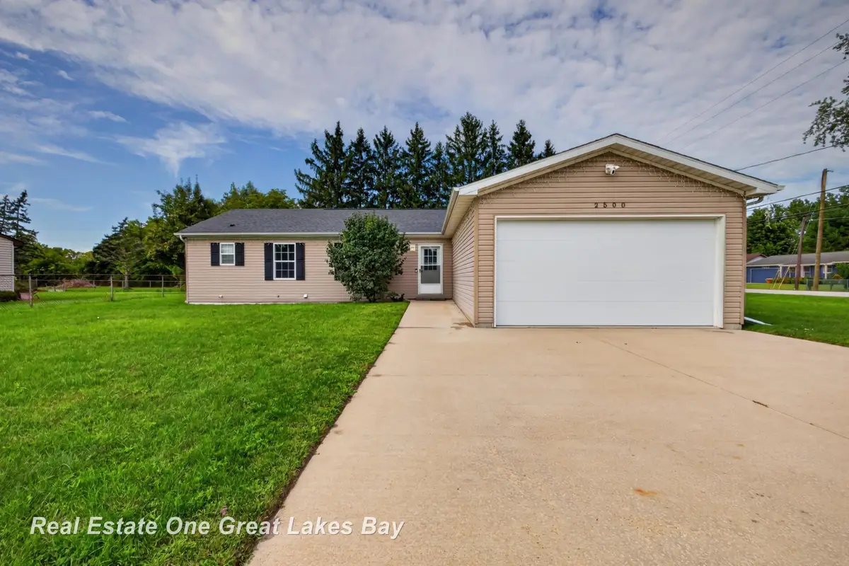 2500 Starlite DR, Saginaw, MI 48603 - #1