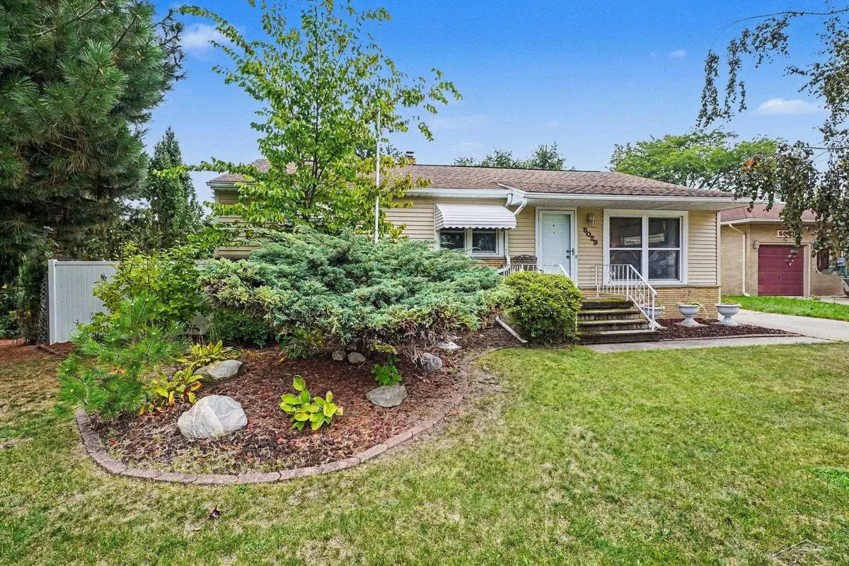 5029 Reinhardt LN, Bay City, MI 48706 - #1