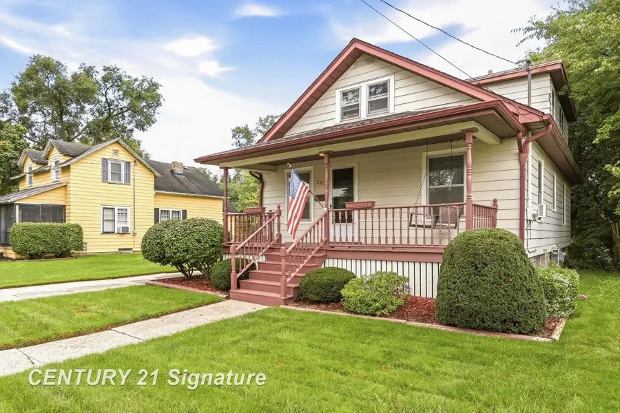2317 N Charles ST, Saginaw, MI 48602 - #2