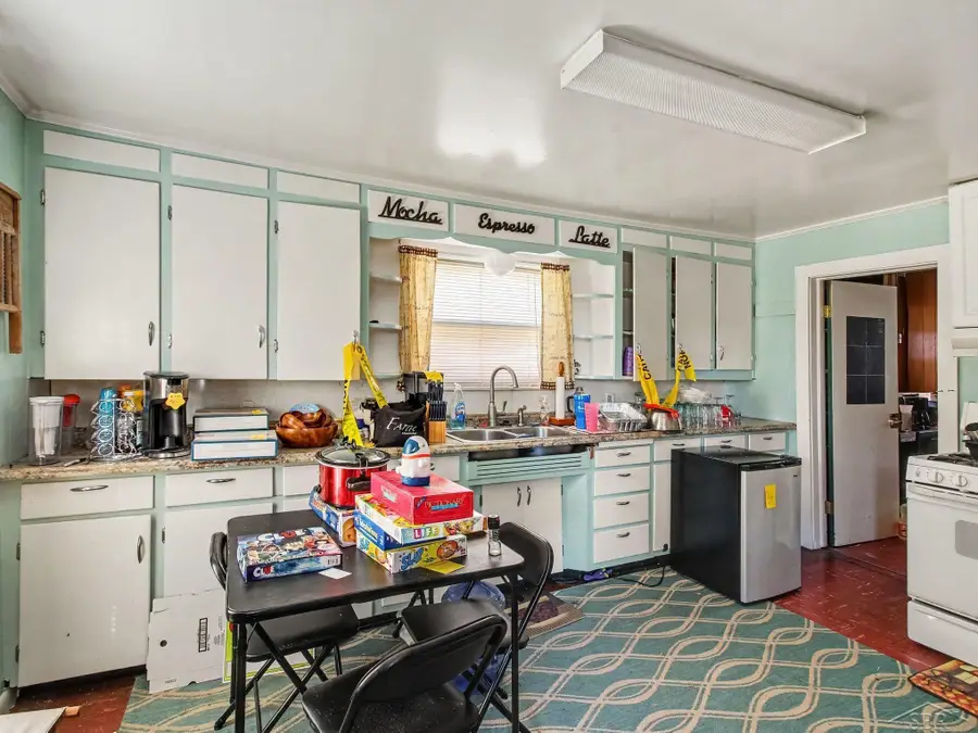 319 Bellant ST, Cheboygan, MI 49721 - #2