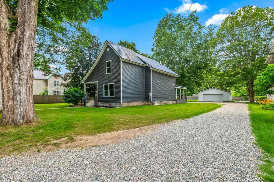 209 E High Street, Union City, MI 49094 - #2
