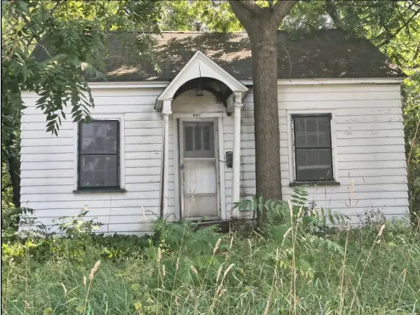 697 W Grand Avenue, Muskegon, MI 49441