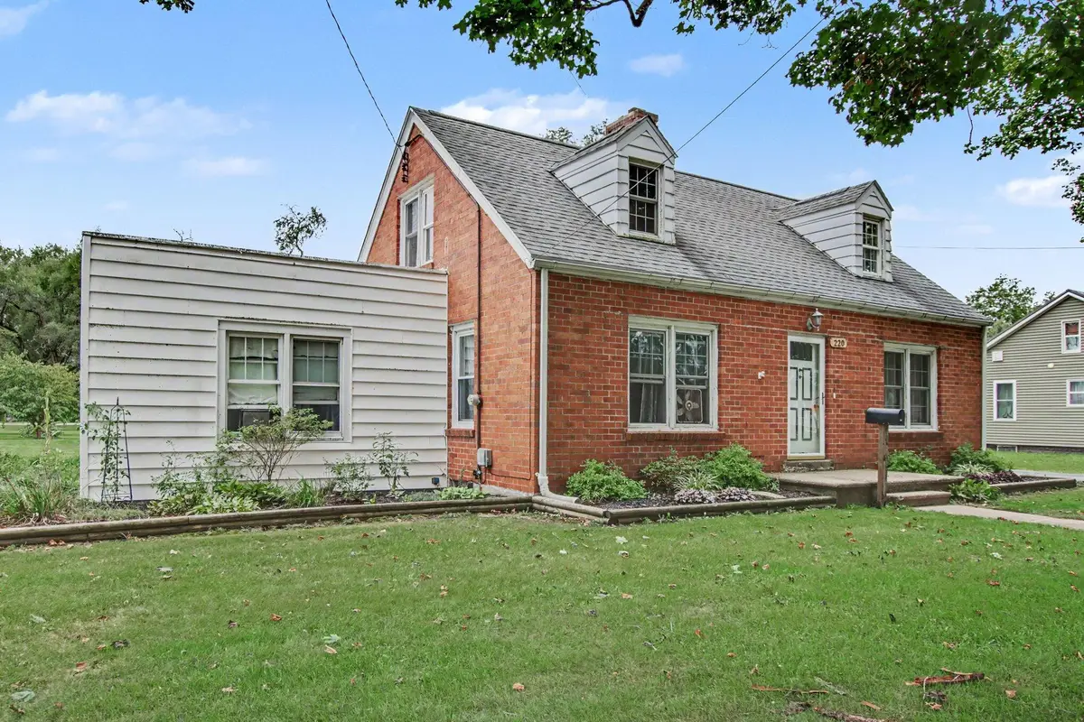 220 S Douglas Street, Bronson, MI 49028 - #1