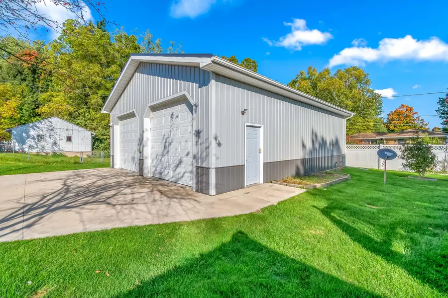 31 W Hallett Street, Hillsdale, MI 49242 - #3
