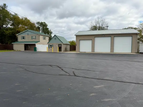 396 & 398 N 20th Street, Springfield, MI 49037