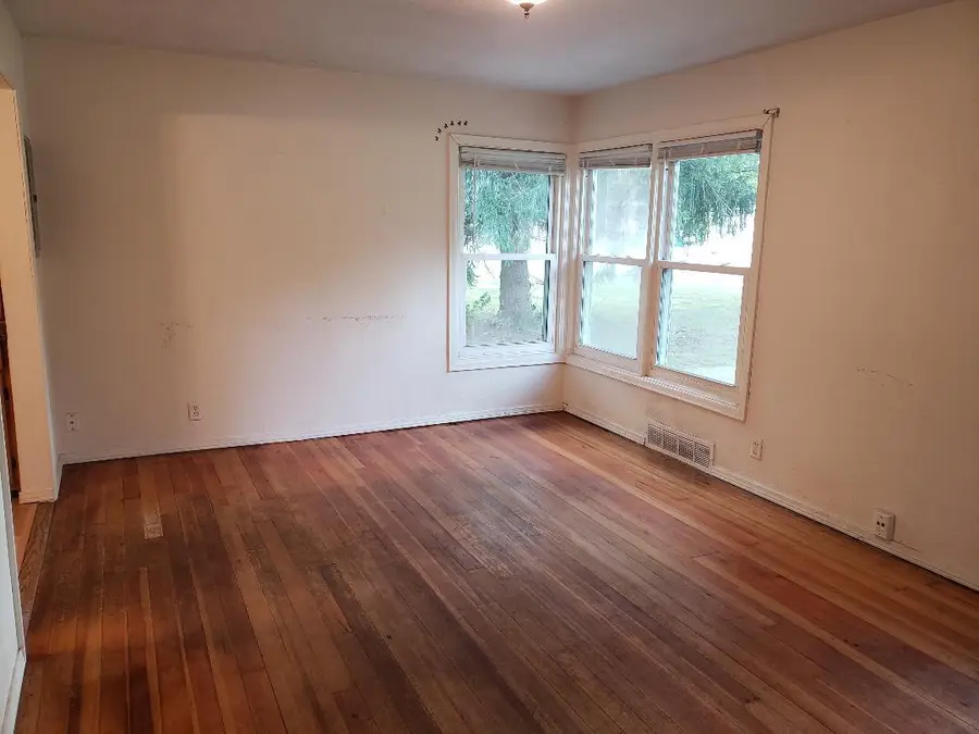 212 N 23rd Street, Springfield, MI 49037 - #3