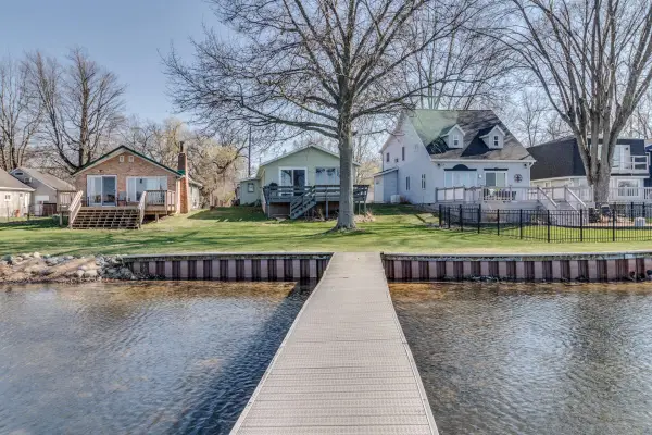 2001 Fern Beach, BattleCreek, MI 49014