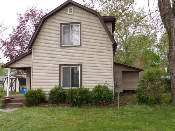 5 Arnold Street, Quincy, MI 49082