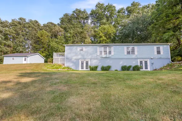 830 Pinewood Avenue, BattleCreek, MI No