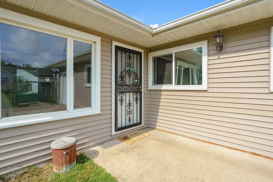 136 Charleston Avenue, Level Park Oak Park, MI 49037 - #2