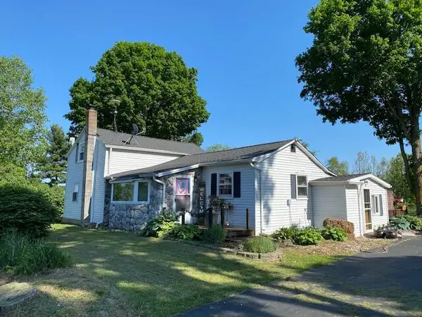 8279 Cronk Highway, Bellevue, MI 49021