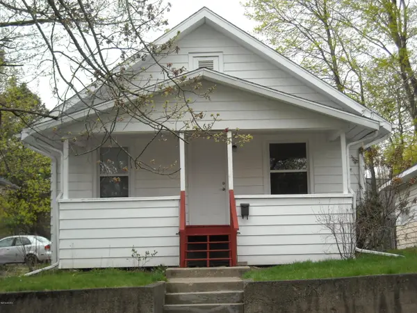 68 Maple Grove Avenue, BattleCreek, MI 49017