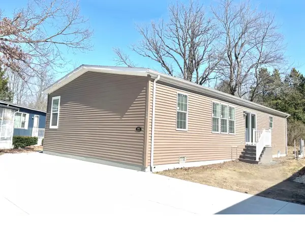221 Circle Drive Unit: 221, Sparta, MI 49345