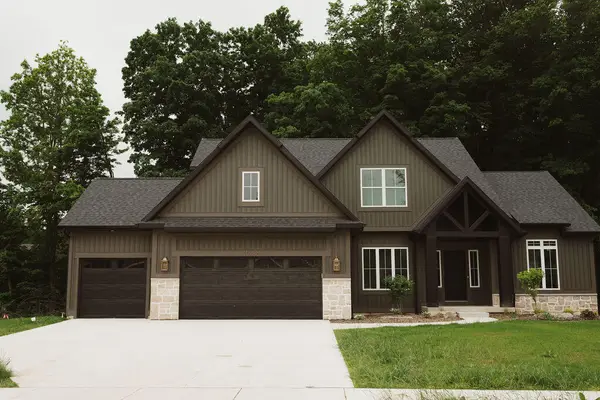 1942 Creekside Drive SW, ByronCenter, MI 49315