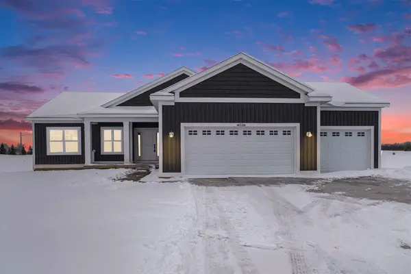 4026 Boulder View Drive NE, Belmont, MI 49306