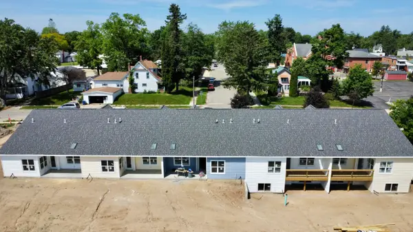 874 3rd Avenue Building: 2 Unit: 12, LakeOdessa, MI 48849