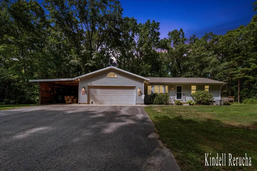 699 Lincoln Lake Avenue NE, Lowell, MI 49331 - Image #3