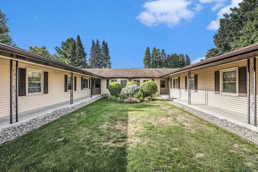 7373 Pine Grove Drive Building: C, Jenison, MI 49428 - Image #2