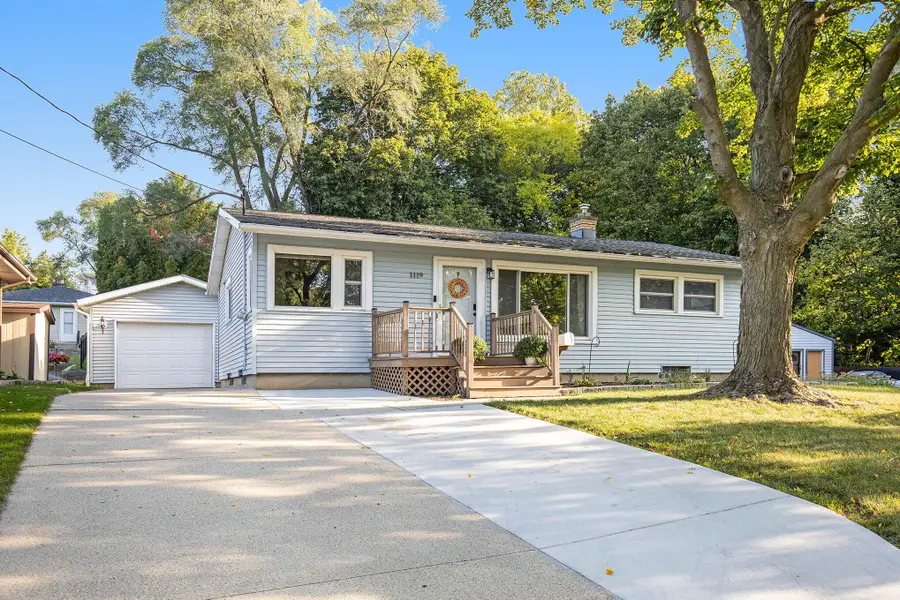 1119 Kentwood Drive NE, Grand Rapids, MI 49505 - Image #2