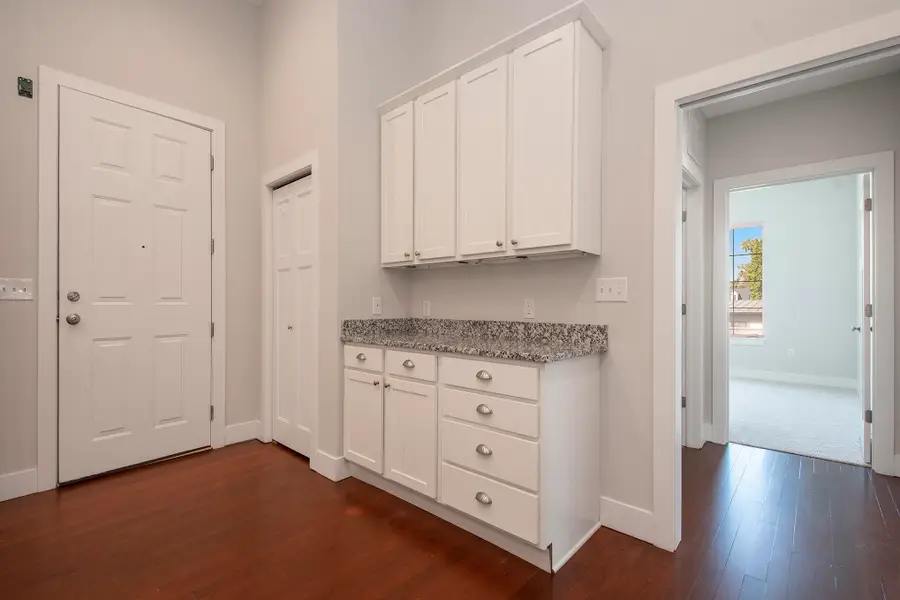 735 Bagley Avenue SE Unit: 8, East Grand Rapids, MI 49506 - Image #3