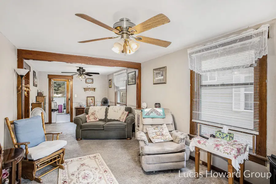 712 Lenore Avenue, Lansing, MI 48910 - #2