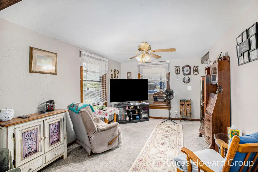 712 Lenore Avenue, Lansing, MI 48910 - #3