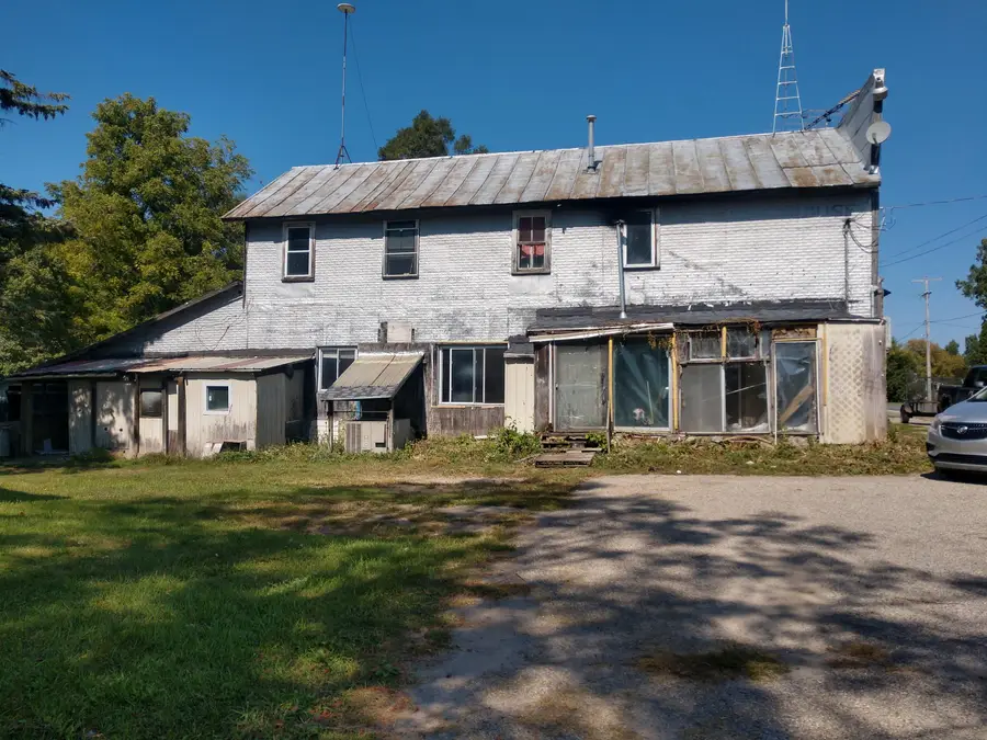 7518 S Crystal Road, Bloomer, MI 48811 - Image #2