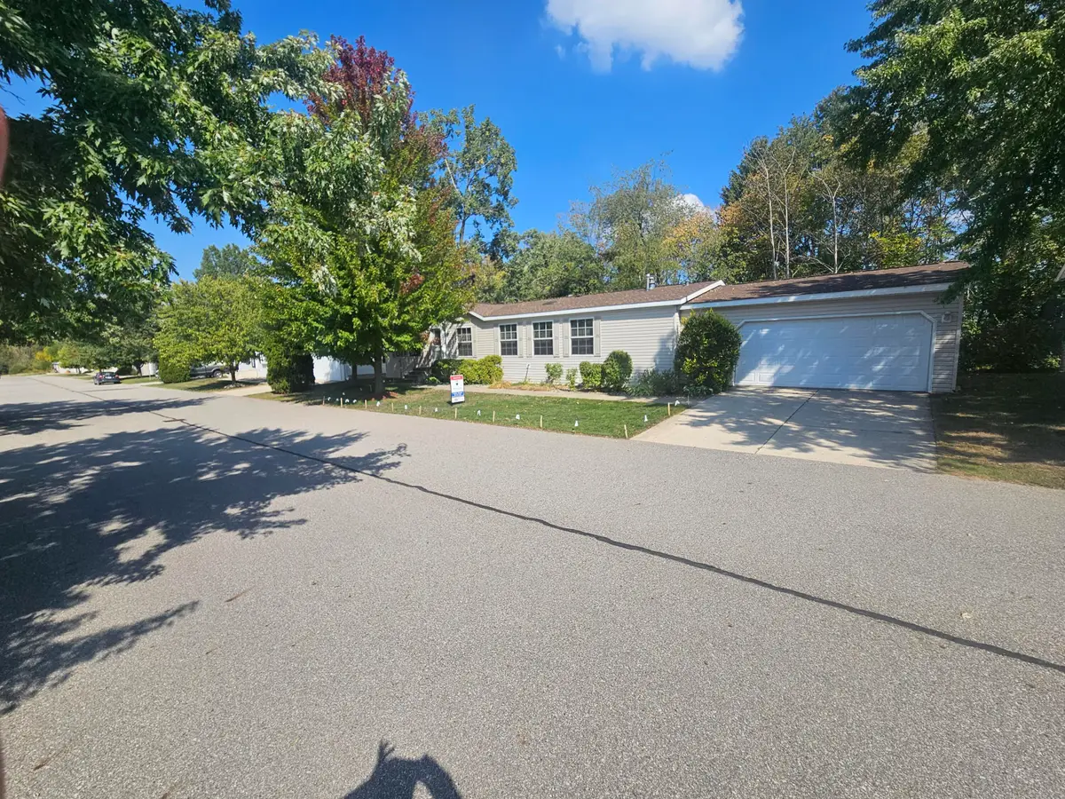 6530 Van Dam Avenue, Hudsonville, MI 49426 - #1