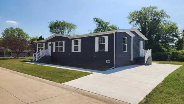 1176 Maple Leaf Court, Charlotte, MI 48813