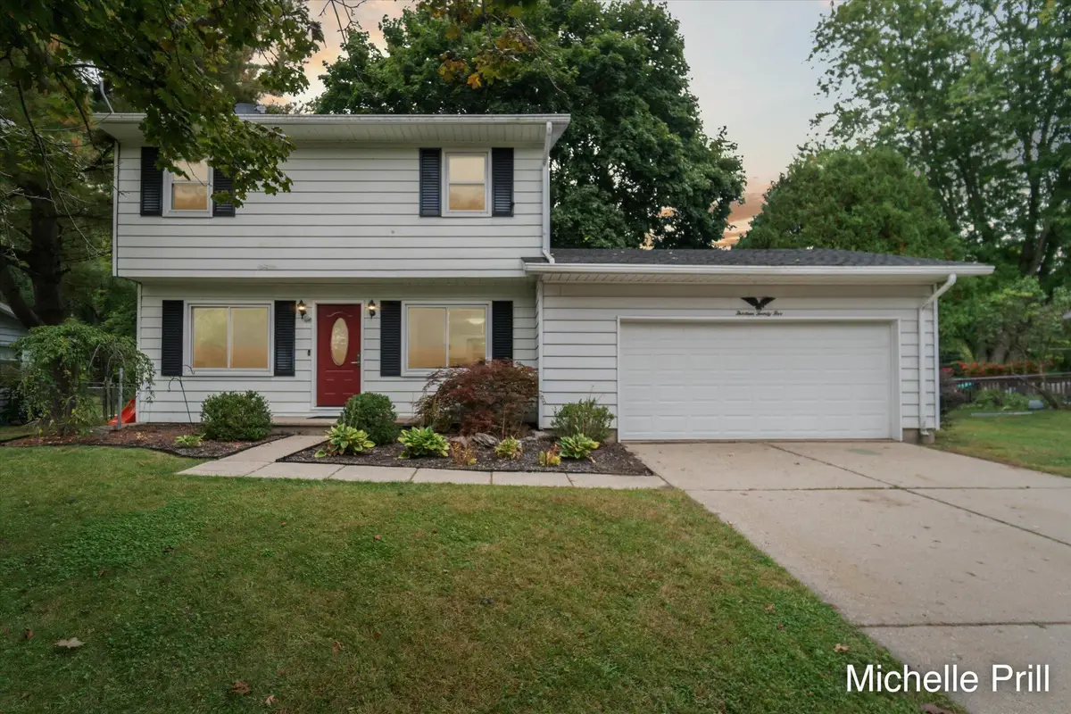 1325 S Montgomery Street, Hastings, MI 49058 - #1