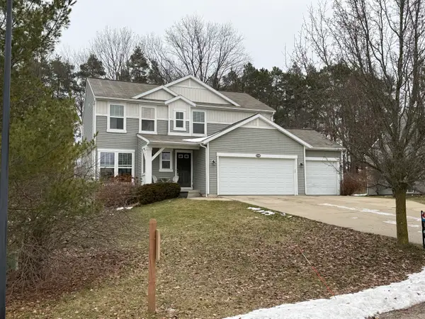 9700 Sunset Ridge Drive NE, Rockford, MI 49341