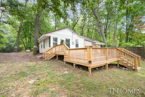 6048 Stewart Woods Drive, Delton, MI 49046