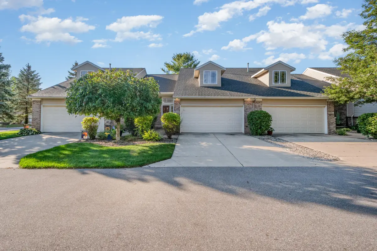 7485 Crooked Creek Drive SW, Cutlerville, MI 49315 - Image #1