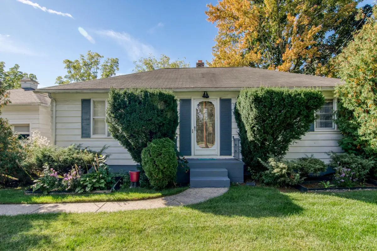 2736 Cascade Road SE, East Grand Rapids, MI 49506 - Image #1