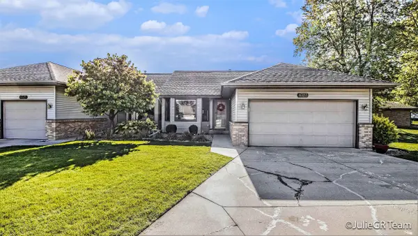 4323 Crest Creek Court SW, Grandville, MI 49468