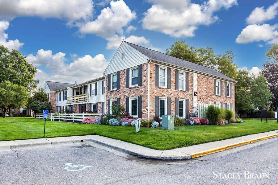 2530 Village Drive SE, Grand Rapids, MI 49506 - Image #3