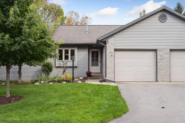 2486 Falcon Pointe Drive NW, GrandRapids, MI 49534