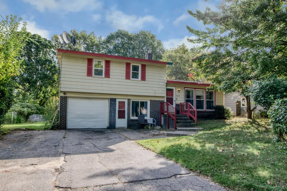 5064 Maple Creek Avenue SE, Kentwood, MI 49508 - Image #1