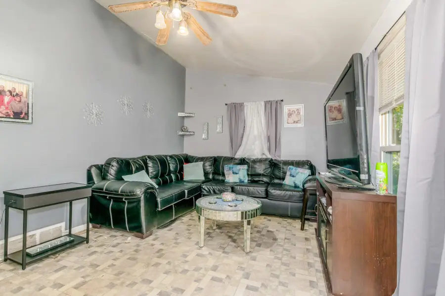 5064 Maple Creek Avenue SE, Kentwood, MI 49508 - Image #3