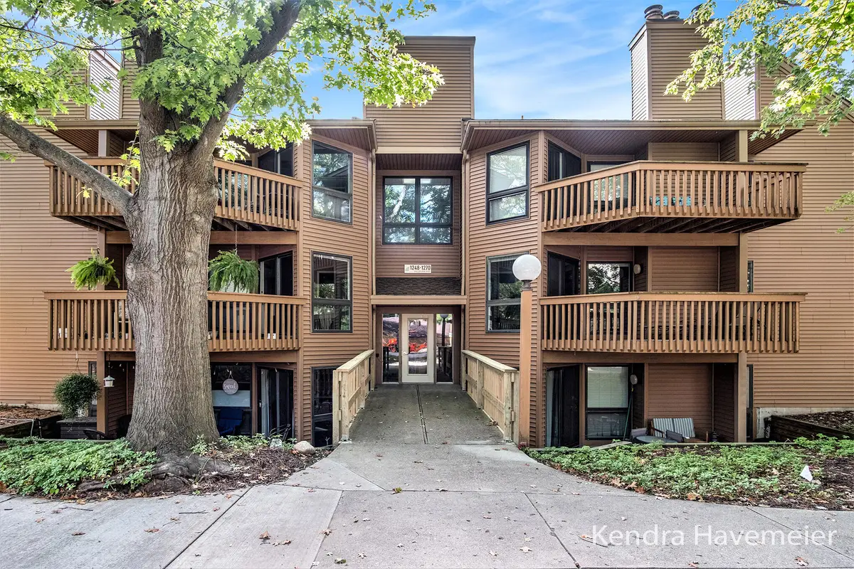 1270 Hillburn Avenue NW Building: 1, Grand Rapids, MI 49504 - Image #1