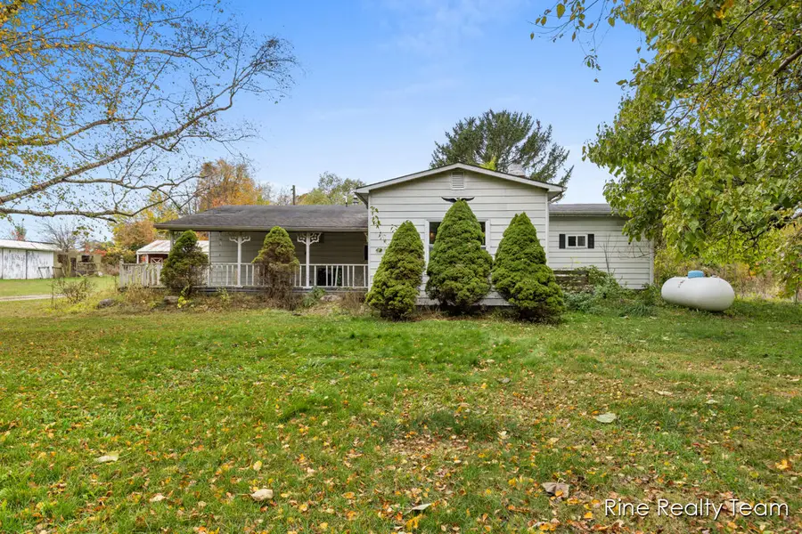 876 N Briggs Road, Quincy, MI 49082 - Image #2