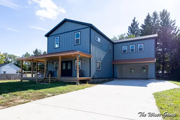 402 48th Street SE, Kentwood, MI 49548