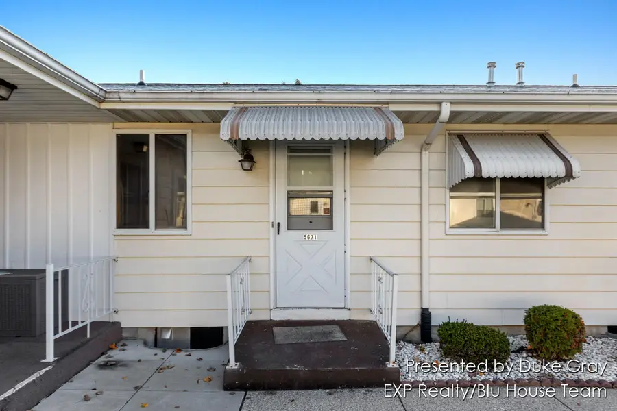 5671 Leisure S Drive SE, Kentwood, MI 49548 - Image #2